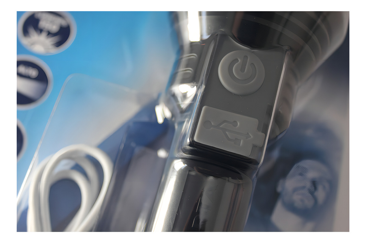 Linterna Táctica Recargable Varta Vvrvphcl4 Cor Negro Luz Blanco - Imagen 3