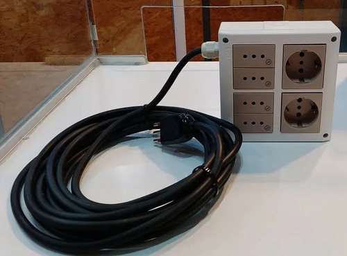 Caja Richi 8 Mod/con 2 Tomas Schuko + 4 Tomas 12m Goma 3x2mm - Imagen 3